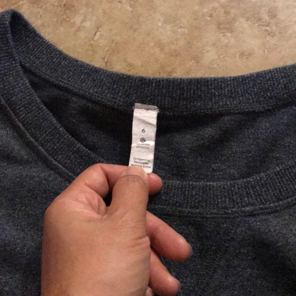 LuluLemon long sleeve shirt - Picture 6 of 6